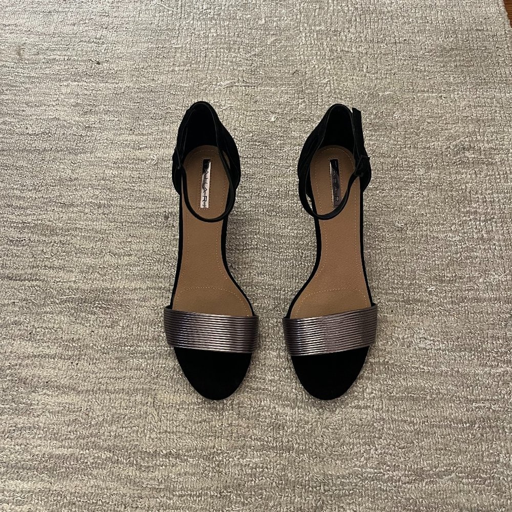 Tahari Shoes